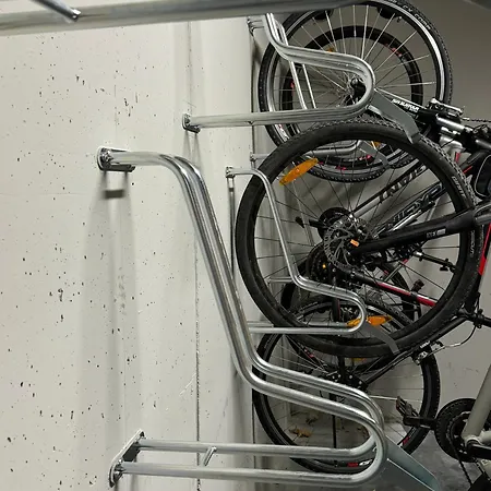 Nowe Najlepsze Szyndzielnia Biznesowe Parking Idealna Przestrzen Do Pracy I Odpoczynku * 别尔斯克-比亚拉